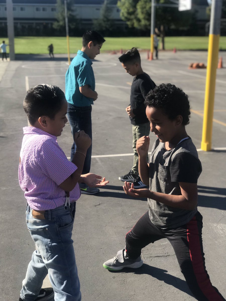 JaneLipari's tweet photo. And our second event on this Thrilling Thursday...ro-sham-bo splits and basketball relay @Playworks Thanks Coach Blake-we love moving and building our collaborative skills in all grades @BlackfordCUSD @JaneLipari https://t.co/VE2cESHZ70