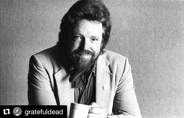distantstation's tweet image. #Repost @gratefuldead ・・・
But I'll sing you love songs, written in the letters of your name
The rain is gonna come, oh, it surely looks like rain... Today we remember John Perry Barlow. ift.tt/2odvM2B