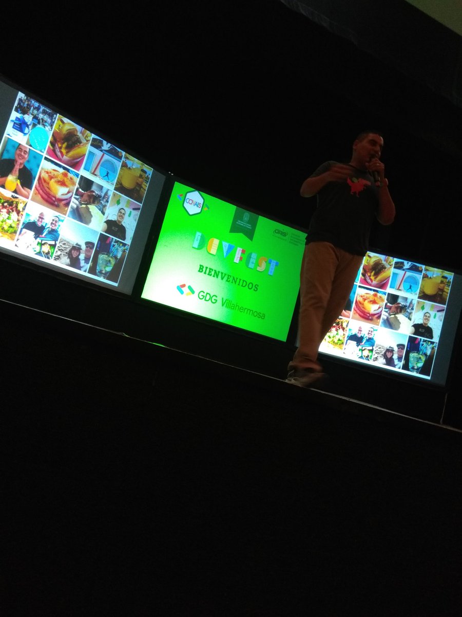 gdgvhsa's tweet image. @elCarlosAguilar inicia su participación en @gdg @gdgvhsa #DevFest #CONAIS