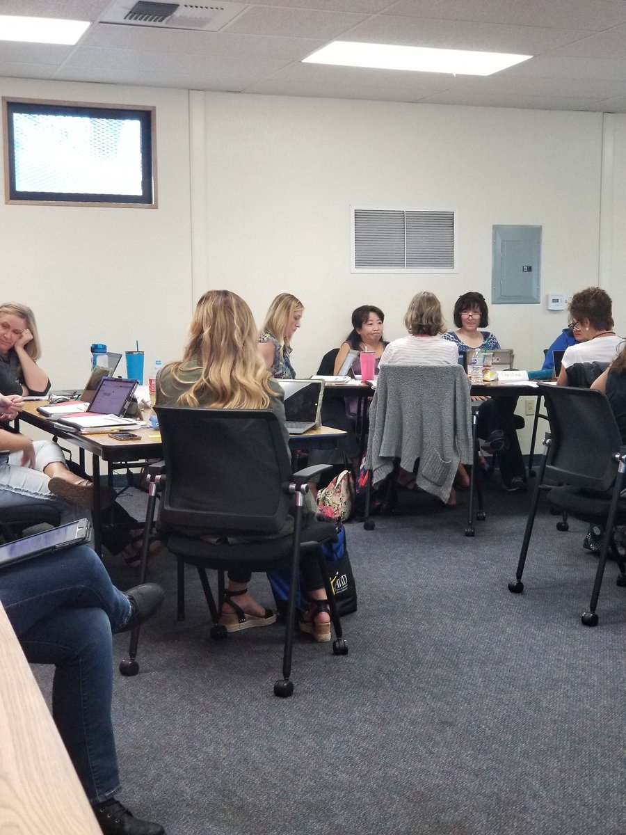 JenniferP_IED's tweet photo. Teamwork, Deep Learning, and Reflection. CNUSD teachers engage with @wendyryork in Instructional Design rooted in Cycles of Inquiry. #districtsonthemove @go_InnovateED https://t.co/b2xUwC4P7Y