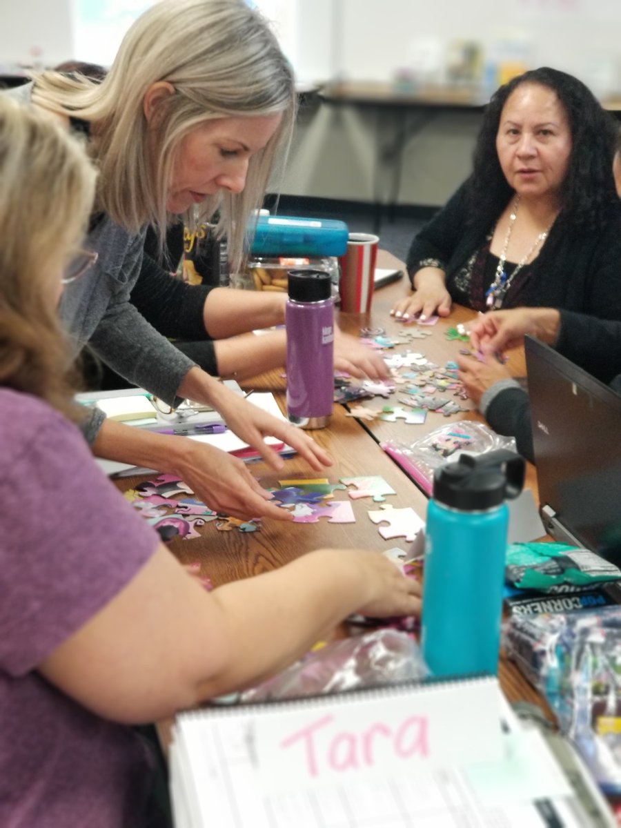 JenniferP_IED's tweet photo. Teamwork, Deep Learning, and Reflection. CNUSD teachers engage with @wendyryork in Instructional Design rooted in Cycles of Inquiry. #districtsonthemove @go_InnovateED https://t.co/b2xUwC4P7Y