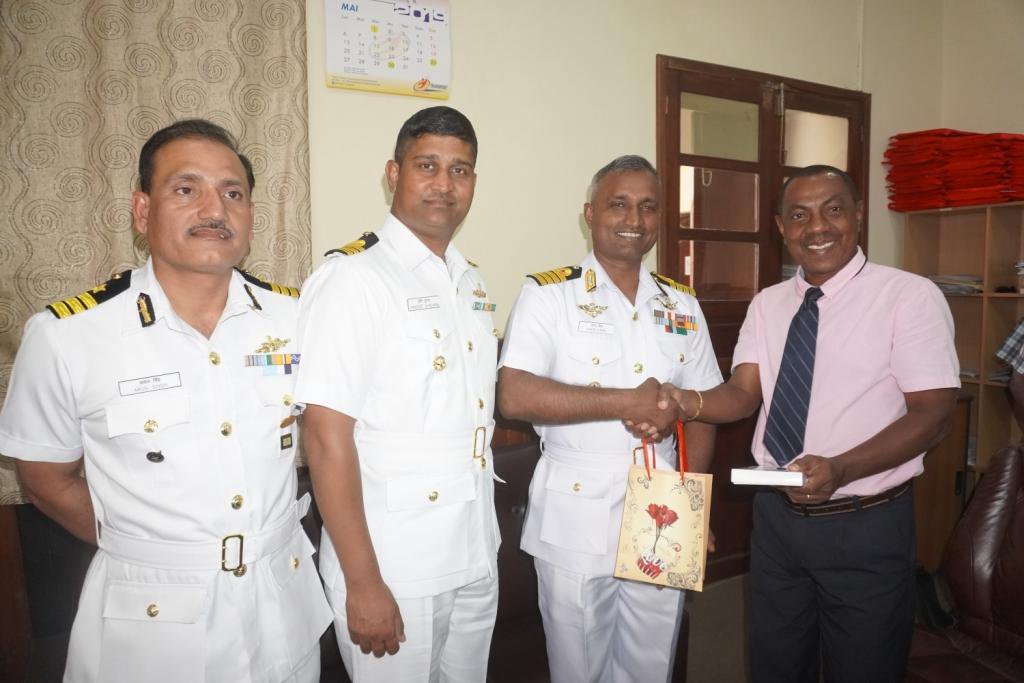SpokespersonNavy on Twitter: "First #Training Squadron in #Madagascar. Capt Varun Singh, Senior Officer &amp; #CommandingOfficers of #1TS called on RAdm Vaohavy Andriambelonarivo Andasy Chief of Malagasy Naval Force &amp; Brigadier General Rasolofomanana