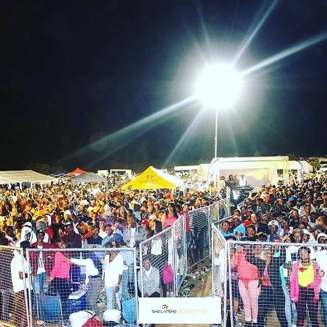 gae_lapeng's tweet photo. River Side by Day.
Main Stage by night. 
26 December 19. Limpopo
#gaelapengturns5 #gaelapeng19 #chillas #river #water #outdoor #events #outdoorevents #summer #festive #rural #sekhukhune #limpopo #limpopovibes https://t.co/0lAkHWAn5O