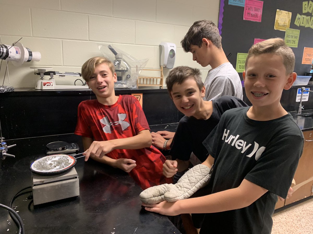 mcmsclark's tweet photo. Conduction, convection, and radiation are so much more fun when you use popcorn to learn about heat transfer. #CBGacademies #MCMSWeRoar https://t.co/IRiA7t0lZD