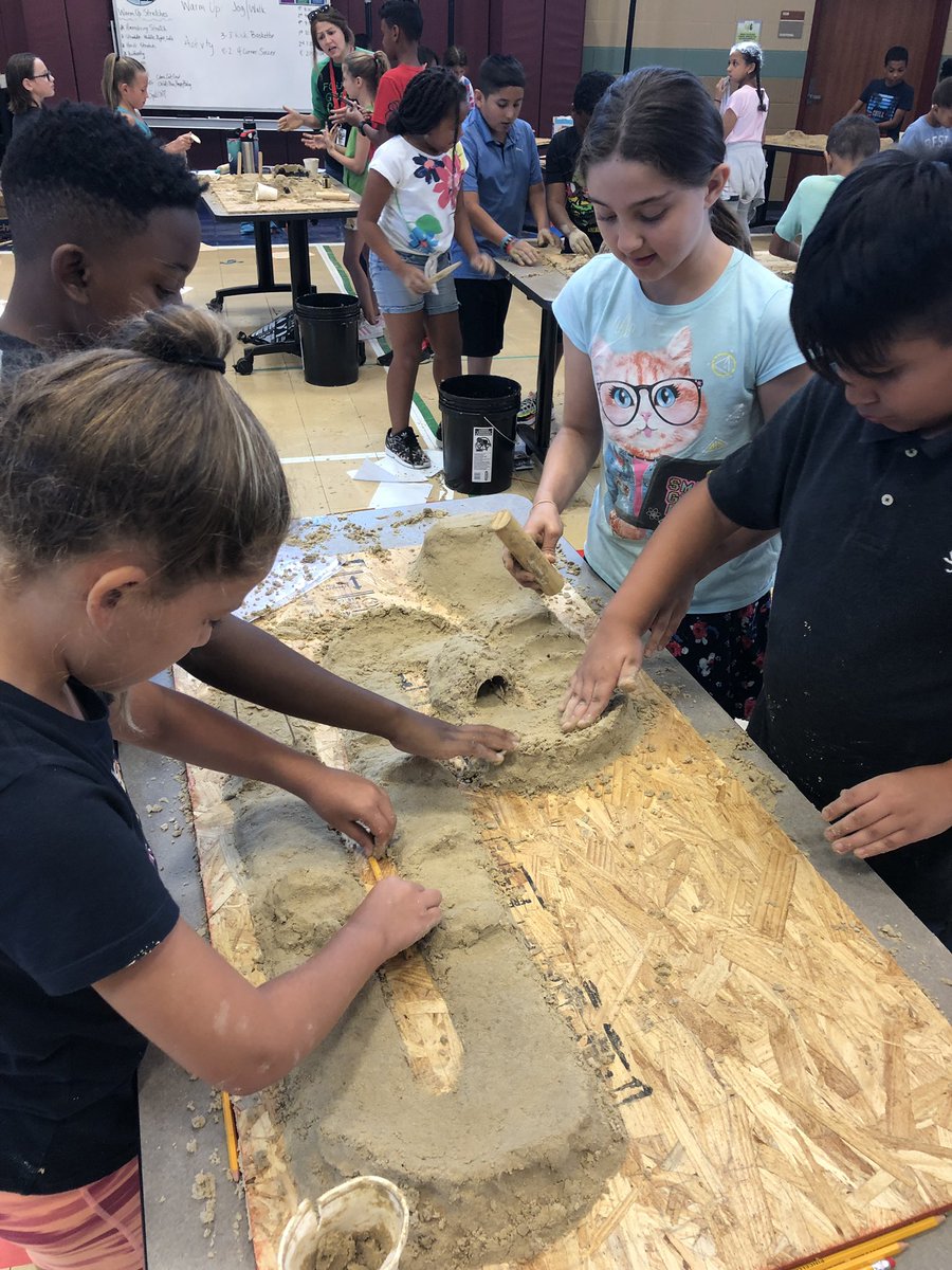 CThompson_ASE's tweet photo. The tracks are coming along nicely..@KWhite_ASE @ASE_Dodson @MattlageMr @AmandaPrice001 @HumbleISD_ASE @ElizabethFagen @AColby_ASE @sgrace_ase https://t.co/FCLCzukdx7