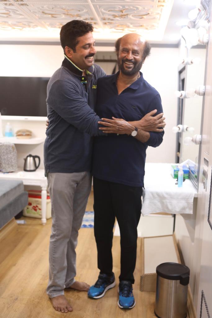 KhajaRajiniFans's tweet photo. #darbar final day shoot 
Emotional mode
Cannot forget working with you, 
I am overwhelmed and grateful to @ARMurugadoss  for giving me such a wonderful  opportunity
Thank you to the core darbar team. https://t.co/CAEBNRl9l5 https://t.co/Iisf7qyx94