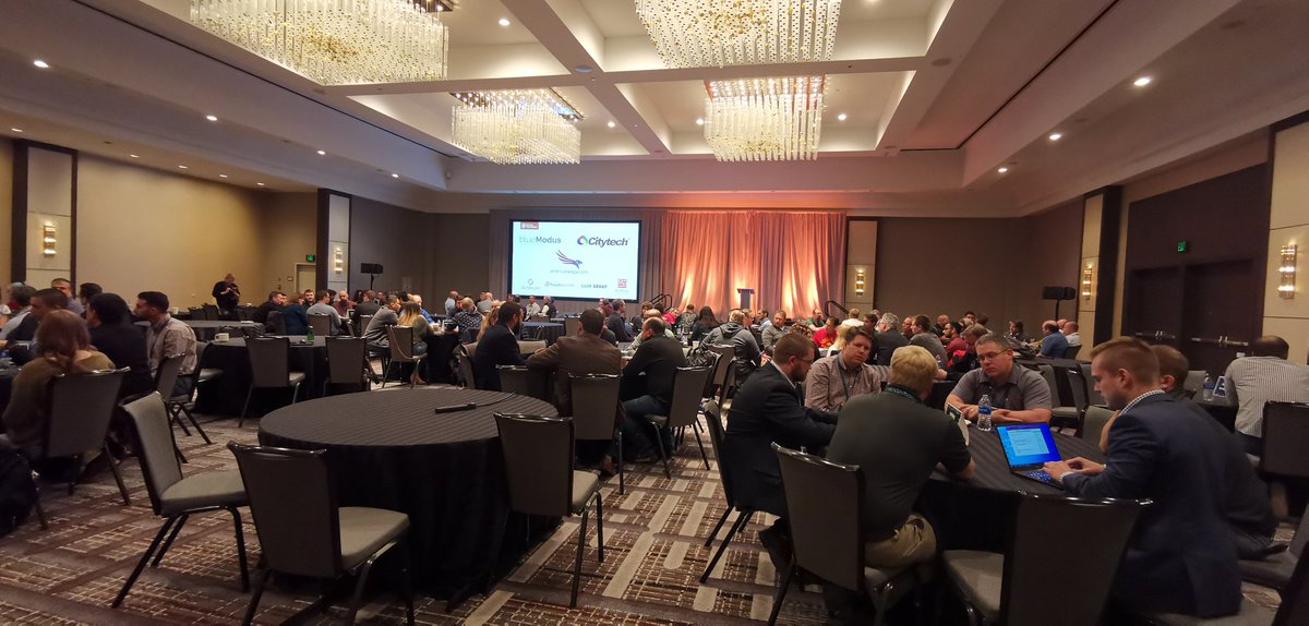 RuiRayWang's tweet photo. The power of community, round table discussions give partners and clients the chance to share knowledges. #KenticoConnection2019 https://t.co/DqRmFdVWOX