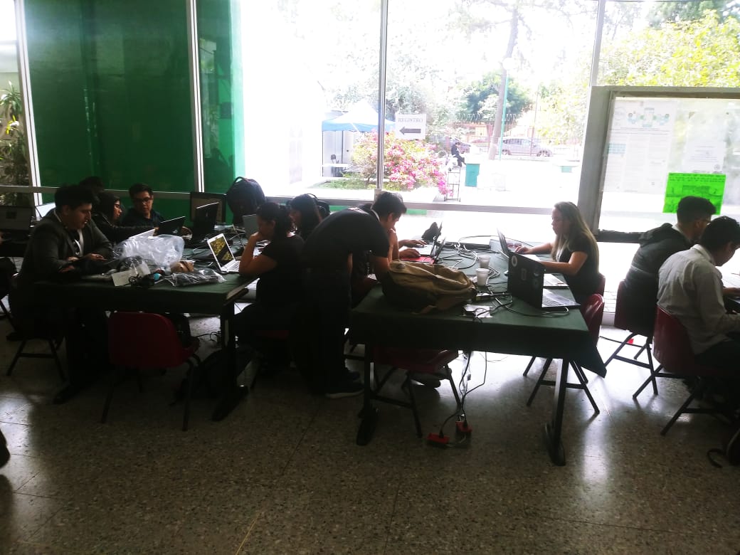 HackmexIpn's tweet image. ¡Los equipos han empezado a atacar con toda su artillería informática! La Gran Final del #HackMex #IPN 2019 estará demasiado reñida ¡Éxito equipos! 🏆🥇🥈🥉
.
.
.
.
.
#SeguridadInformática #Congreso #ESIME #IPN