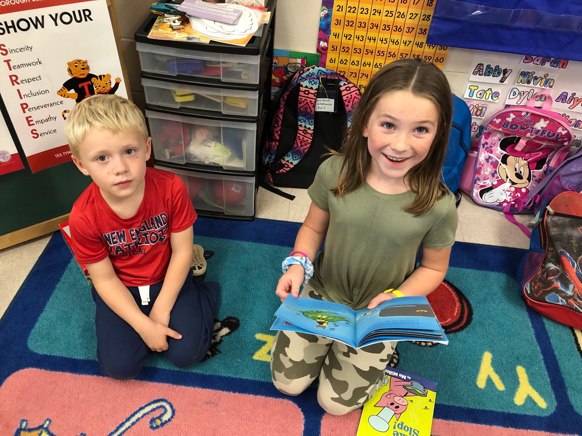 BalzottiByers's tweet photo. Kindergarten buddies! https://t.co/WHE0vOfcpW