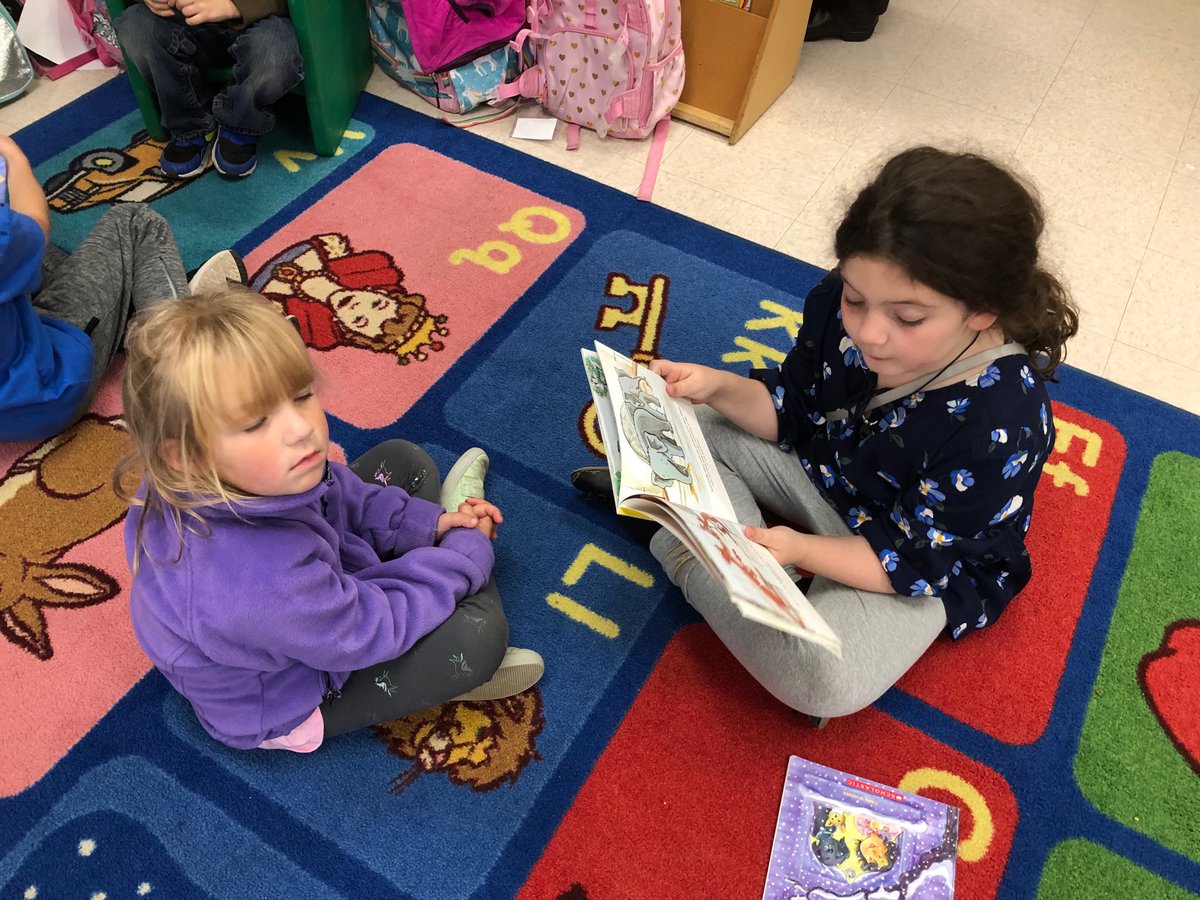 BalzottiByers's tweet photo. Kindergarten buddies! https://t.co/WHE0vOfcpW