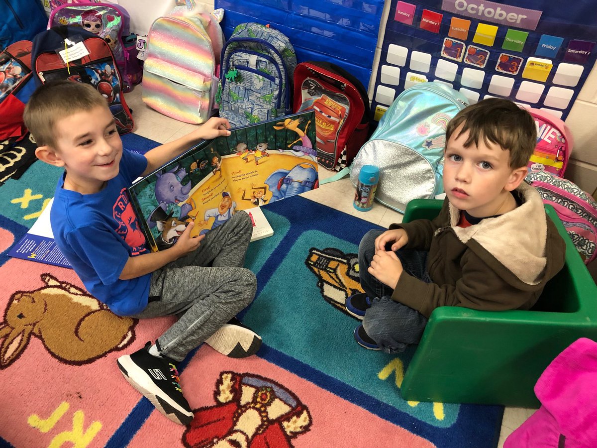 BalzottiByers's tweet photo. Kindergarten buddies! https://t.co/WHE0vOfcpW