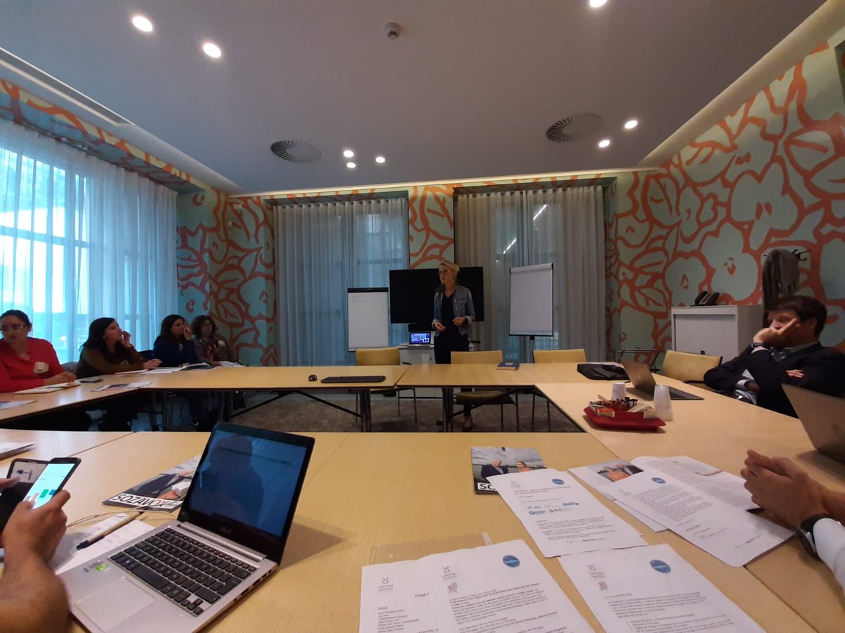 balidea's tweet image. Now, we are learning about #buurtzorg model of care, wich starts from the client perspective and works outwards to assemble solutions that bring independence and improved quality of life.

#LEXSaúdeHolland #healthcare #ehealth @ClusterSaude @CodigoMAIS