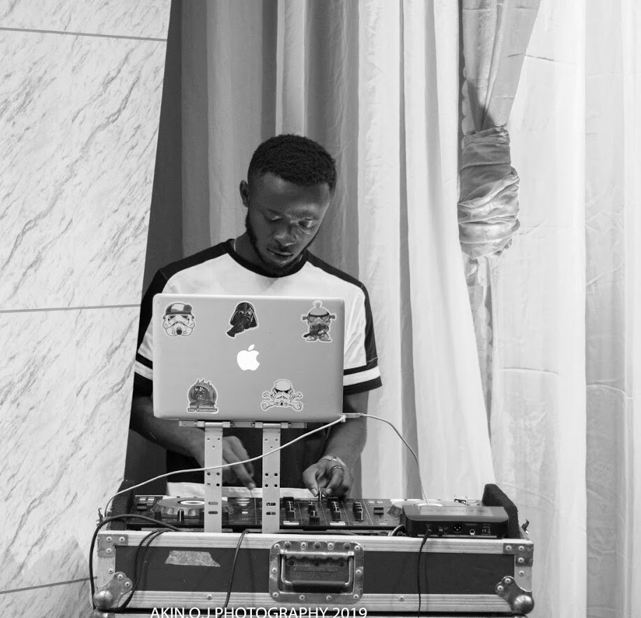iamdjbazz's tweet photo. Work to learn.. but also work to earn. #bazzified https://t.co/GqF76ojxaw