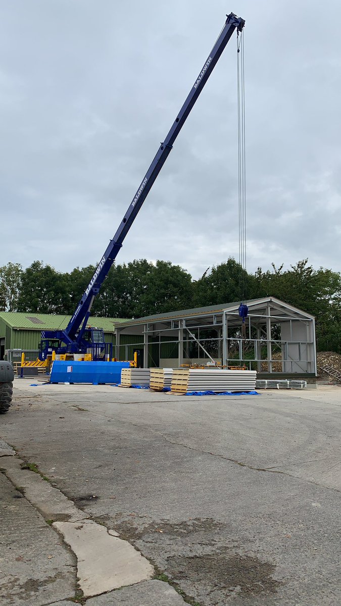 BaldwinConstruc's tweet image. Composite cladding going on a new industrial unit we’re building for a return customer in Wiltshire. #steel #erecting #crane #industrial #commercial 

baldwinconstruction.org.uk