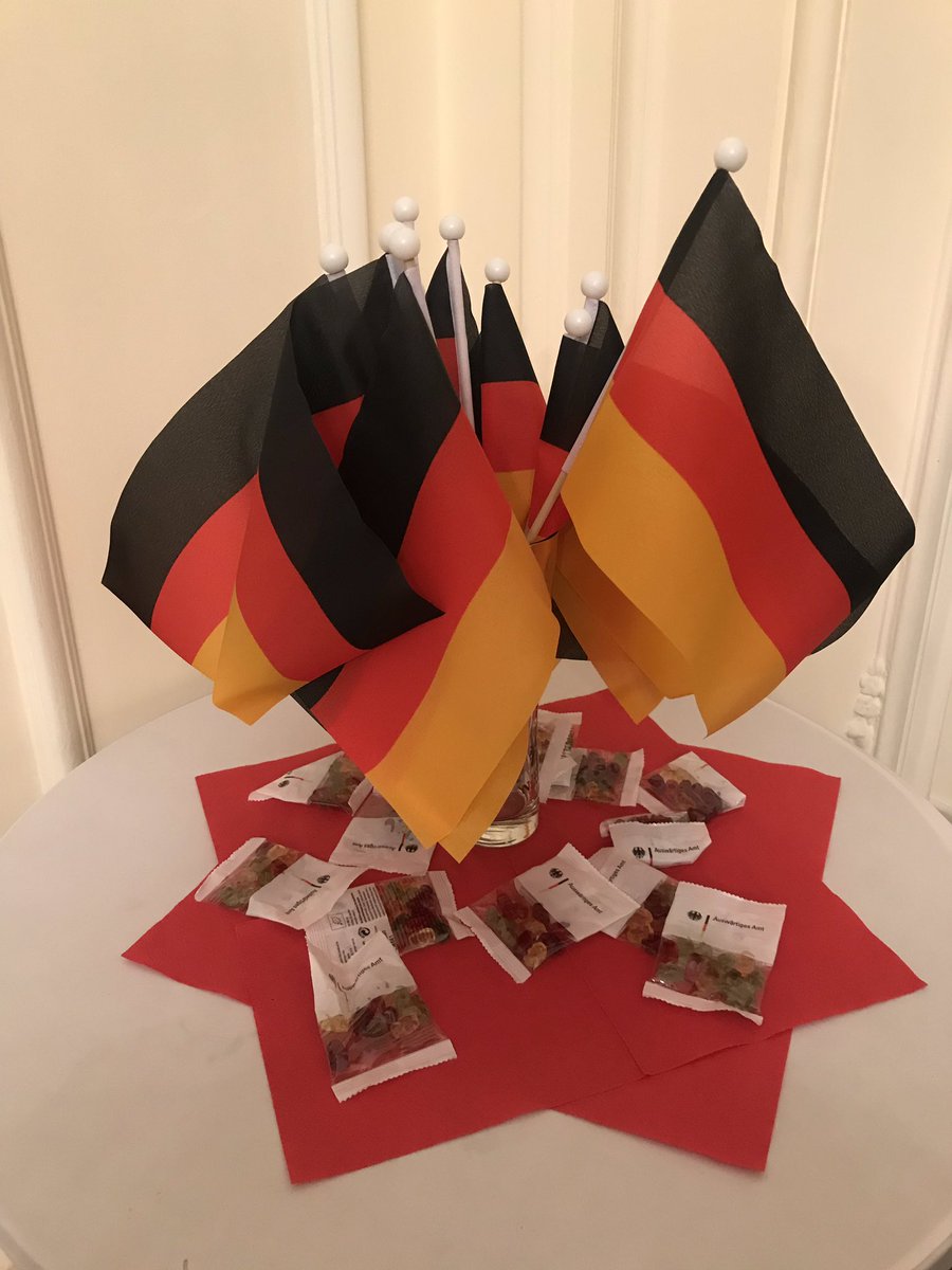 FranceintheUK's tweet image. Ahead of the French parliament’s ratification of the Treaty of Aachen, signed 22 January 2019 between 🇫🇷 &amp;amp; 🇩🇪, it’s our pleasure to join our friends @GermanEmbassy to pay tribute to ever closer friendship between two 🇪🇺partners. 
Happy #GermanUnityLDN! #TDE2019 🍻