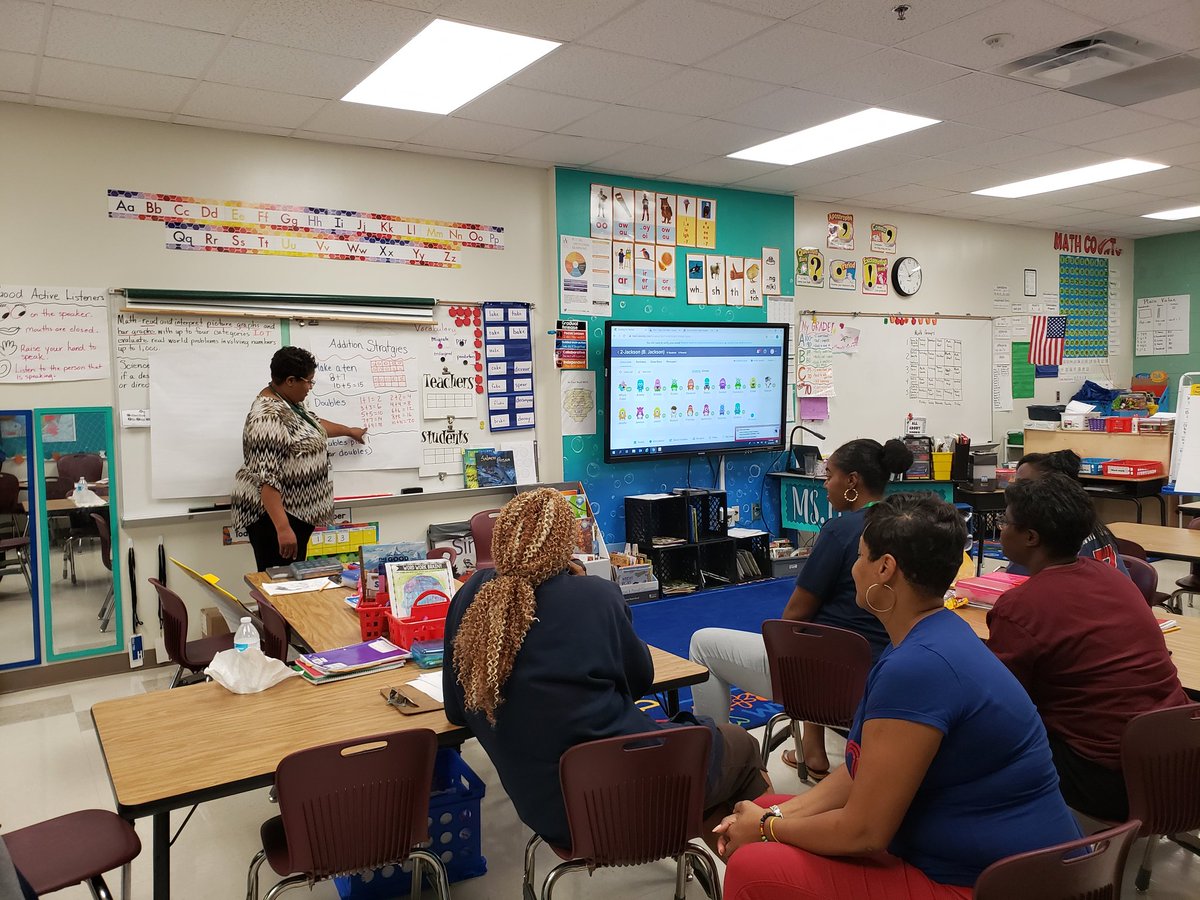 SkyviewHigh_AP's tweet photo. 2nd grade teachers honing their craft! @PrincipalK_APS @ADouglas_BoydAP @UnderdueAja @acyarde @sdalady @QRhodes10 @MsJordan1920 #fountasandpinnell #math #teachbacks #collaboration #constructivefeedback https://t.co/46b038YRQ4