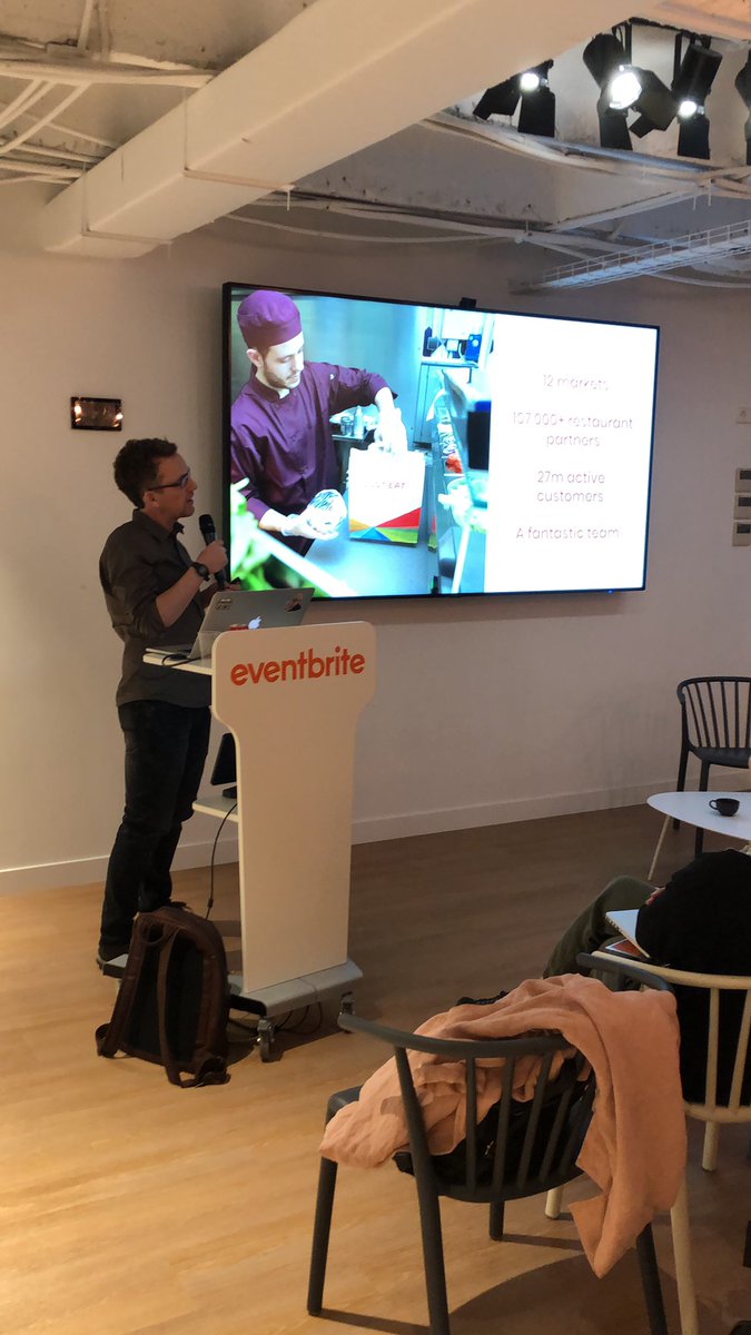 MadProductHunt's tweet photo. Simon Poole on stage! @justeat_tech is heavily reliant on data and Simon explain how they deal with it. https://t.co/LX1ZYGcnEB