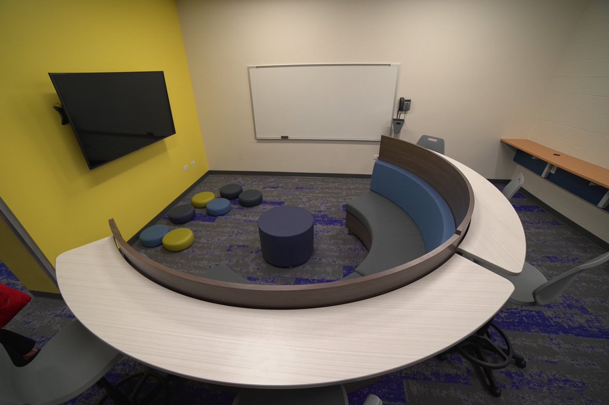 CCSFoundation's tweet photo. Horizon Middle School has a centralized innovation space in the middle of their school not located in the library like most other CCSD schools.
There is innovative seating, enclosed and open study spaces and monitors for learning.
#CCSDFoundation #CCCSDK12 #InnovationSpaces https://t.co/UNcDHwG5dl
