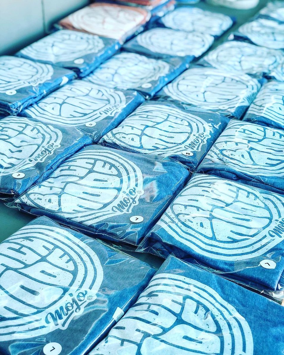 inksoft's tweet photo. Our friends at @ShipStation have put together some tips and tricks to help you give your customers a social media-worthy unboxing experience. 🎁😃 Read how: https://t.co/eZFPBKahzC

#sellmoremerch #screenprinting #marketingtips https://t.co/6kIzdlPgVe