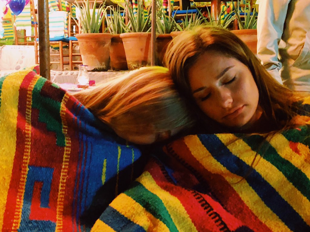 mollierileyy's tweet photo. wishing I was back nappin in Cabo w my bestie on her birthday :( https://t.co/9dY71ChKkd