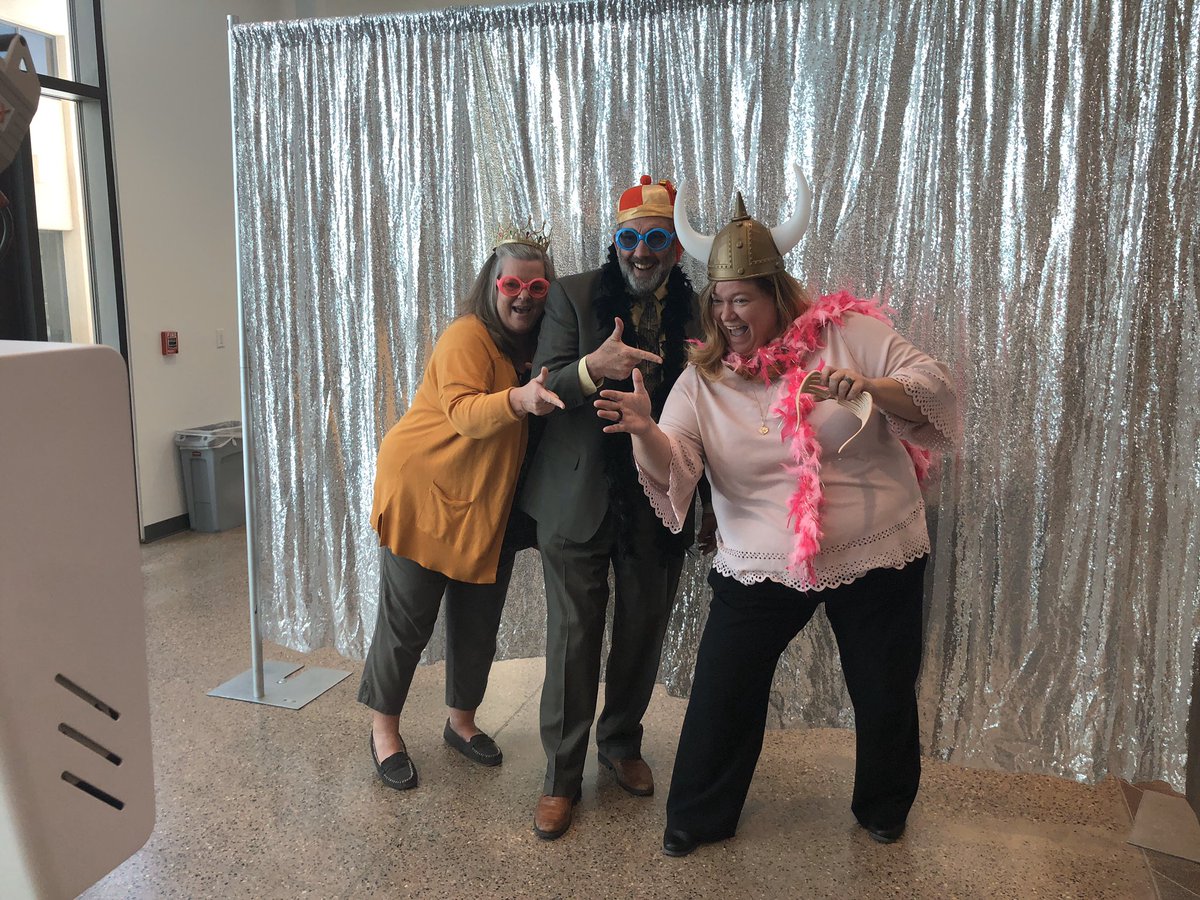 UNMEllis's tweet photo. Interim Dean @Sberman73, Associate Dean @KathrynJacobson and Lisa McHale at our Day in the Life event! #IamAnderson https://t.co/I2xdANWght
