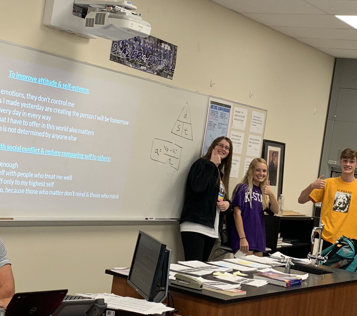 GEHSBlazers's tweet photo. Link Crew at work again... teaching about mantras and grounding techniques when you are stressed! This isn’t easy but they crush it! https://t.co/ZFeG360zcd