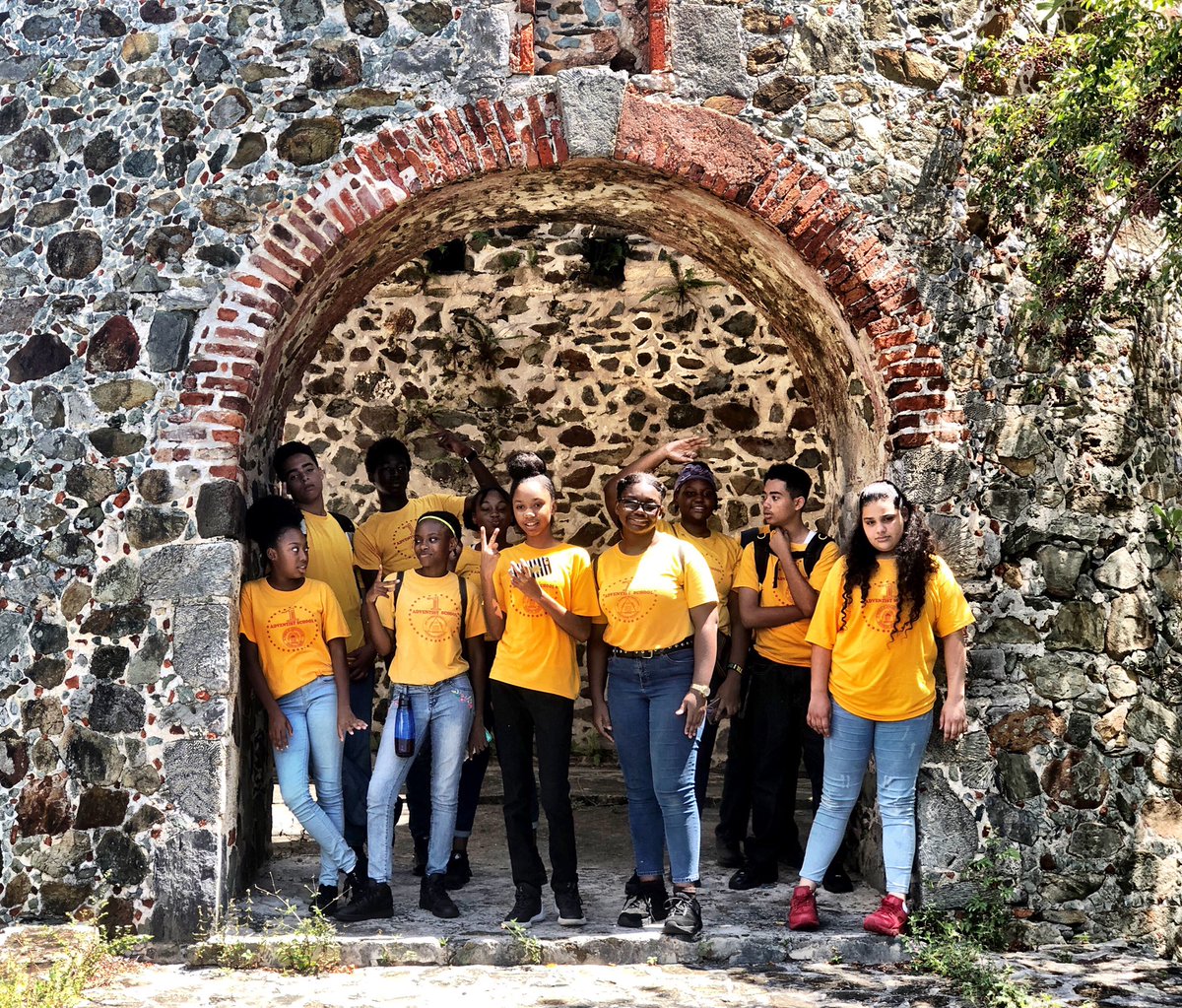 FriendsVINP's tweet photo. A Seventh-Day Adventist School group from STT spent a fun morning with Ranger Laurel exploring the Park and learning about key periods in VI history.Transportation provided by Friends. ๐ด๐ค#preserveourculture #connectandeducate #viproud #vinationalpark #stjohnusvi https://t.co/hu6WmDyoAr