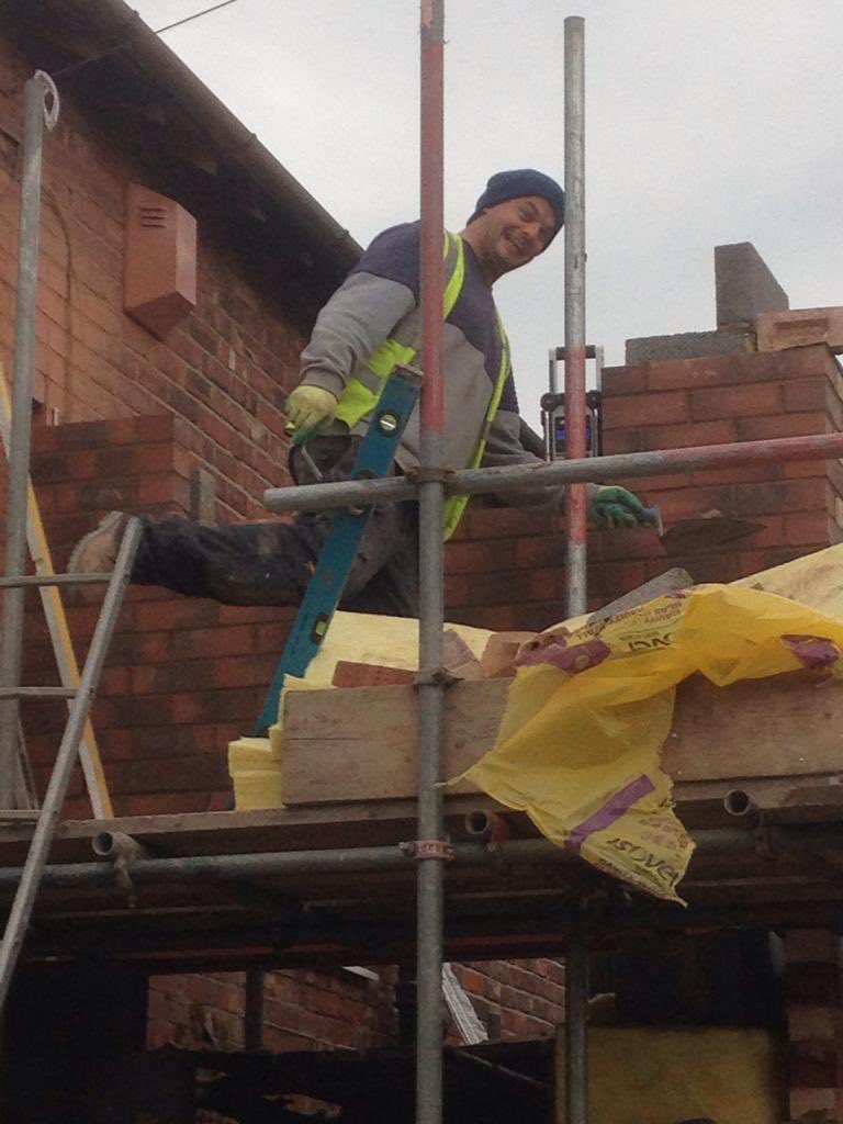 Finalfixltd's tweet photo. Rob, Howard, Ben &amp; Jack have had an absolute stormer this week, nearly at roof in #Bramhall https://t.co/L48L0RvlPF