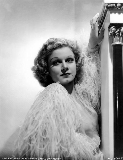 Harlow Heaven on X: "Jean in promotional portraits for LIBELED LADY, shot  by Ted Allan. Jean's lovely feathered robe is by Dolly Tree; very  reminiscent of the iconic Adrian creation she wore