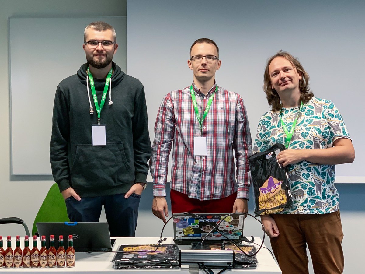 kmdpoland's tweet photo. We are warming-up ๐ถ before @dotnetosorg conference during the event full of knowledge ๐จโ๐ป about .NET internals and .NET performance with โ @lukaszpyrzyk, @konradkokosa, @Scooletz. #kmdpl #kmdit #GoodToBeInKMD https://t.co/uOItfy52Xf