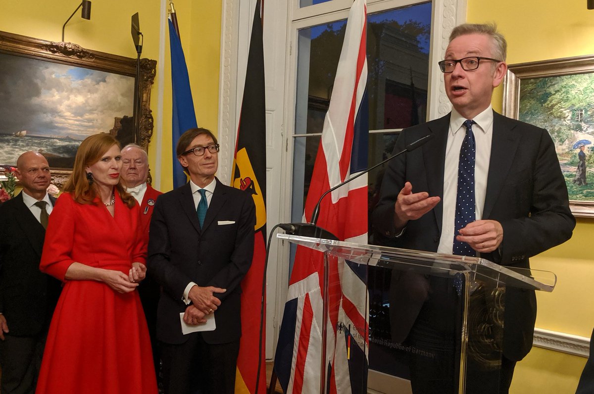 GermanAmbUK's tweet image. Thank you Chancellor of the Duchy of Lancaster @michaelgove for your warm words on this special day. It was an honor to have you with us and a mark of friendship which we truly value #GermanUnityLDN #TDE2019