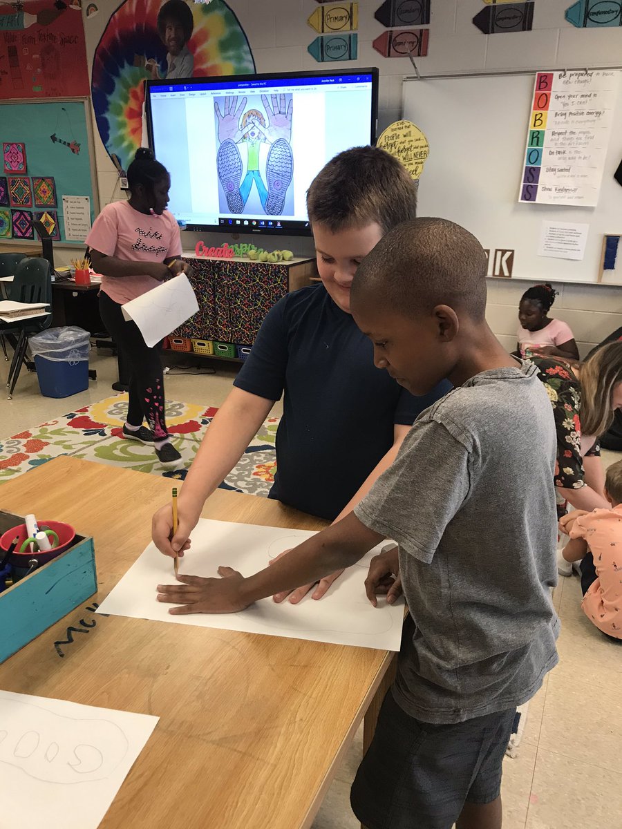 Acworthfamilies's tweet photo. Perspective drawing today with 4th grade.  My friends can be so creative. #Acworth_ES  #artclassfun https://t.co/rHrarOLivD