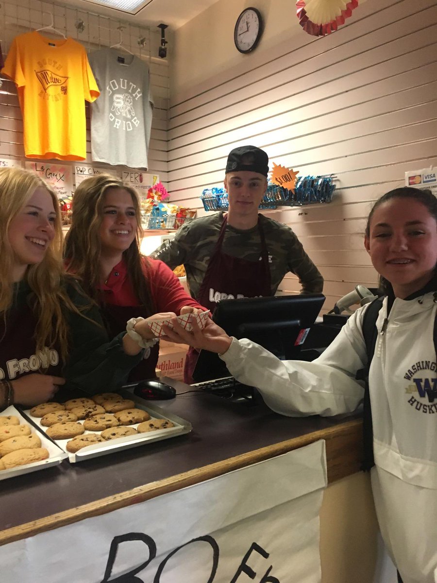 skitsapdeca's tweet photo. SK DECA students love supporting LOBO Froyo!🥰 #SBEweek @DECAInc https://t.co/aDF5S2fPVu