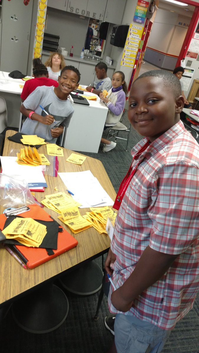 Preparing our CORE bucks for the CORE Carnival tomorrow <a href="/sunnyheightsele/">Sunny Heights Elem</a> <a href="/WarrenTwpPBIS/">MSD Warren Twp PBIS</a> #OURheights #WarrenWill