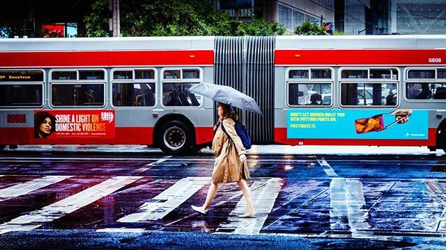 rainy crosswalk 🇺🇸🇺🇸🇺🇸⁠
.⁠
.⁠
.⁠
.⁠
⁠#sanfrancisco #sanfranciscoworld #sanfranciscolife #sanfrancitizens #sanfran #mysanfrancisco⁠ #street_photography  #streets_storytelling #peopleinframe #peopleinsquare #streetphotography #street #photo #street… ift.tt/2LI7zKG