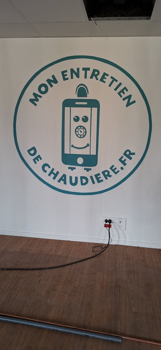 Notre logo nous attend déjà dans nos nouveaux locaux. Merci à @sprayvision