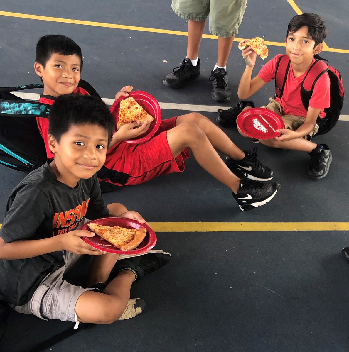 bgcsdc's tweet photo. Thanks to @PapaJohns for helping our Lee Wetherington Club celebrate the great success of our Southeast Youth of the Year Leonela with a free pizza party! We're grateful for partners like Papa John's who encourage our Club members like Leonela to be the best they can be! #YOY19 https://t.co/kHH5fpJc74