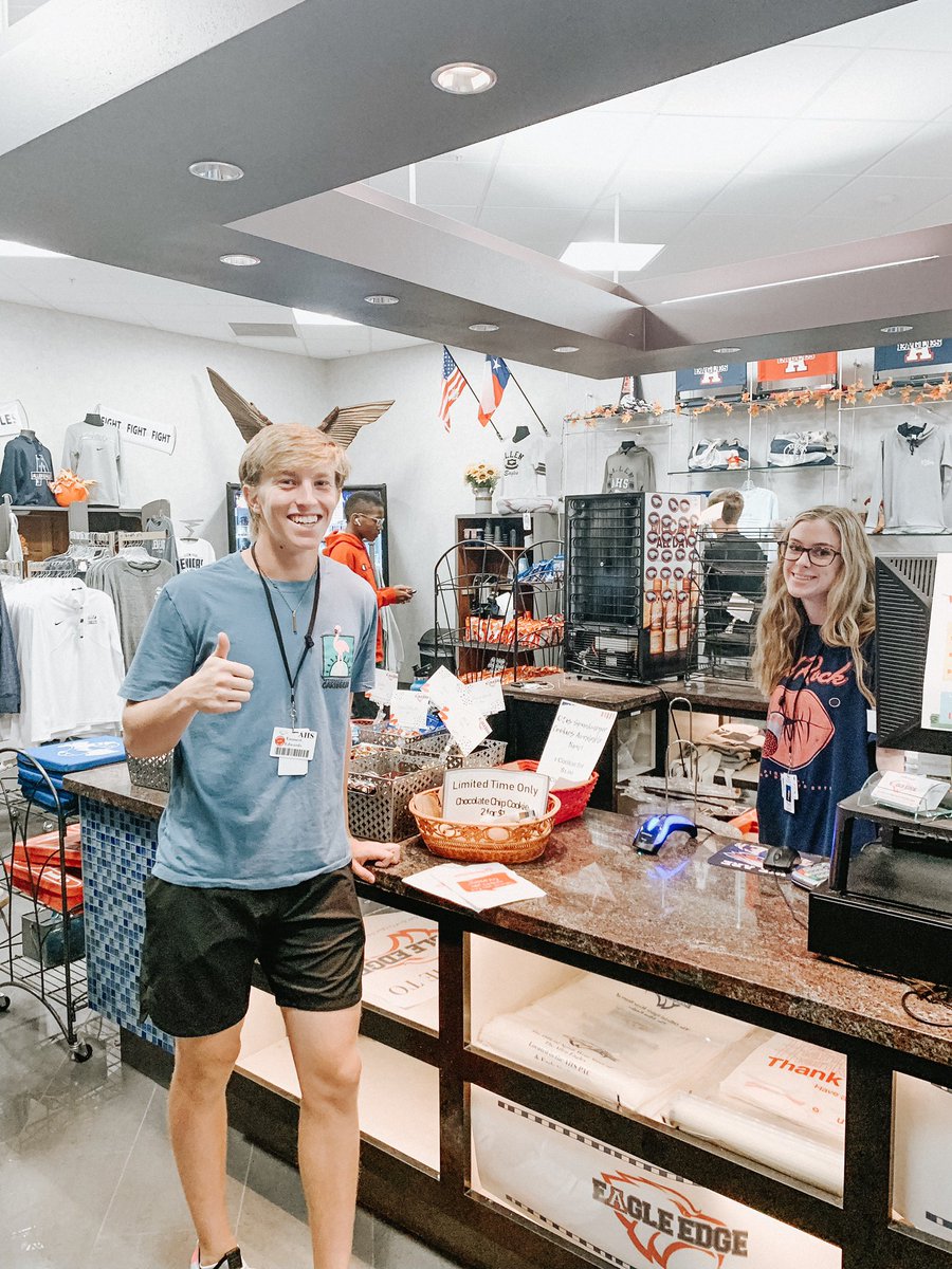 AllenEagleEdge's tweet image. #decasbeweek DAY 4
we 💙 our frequent customers!!!