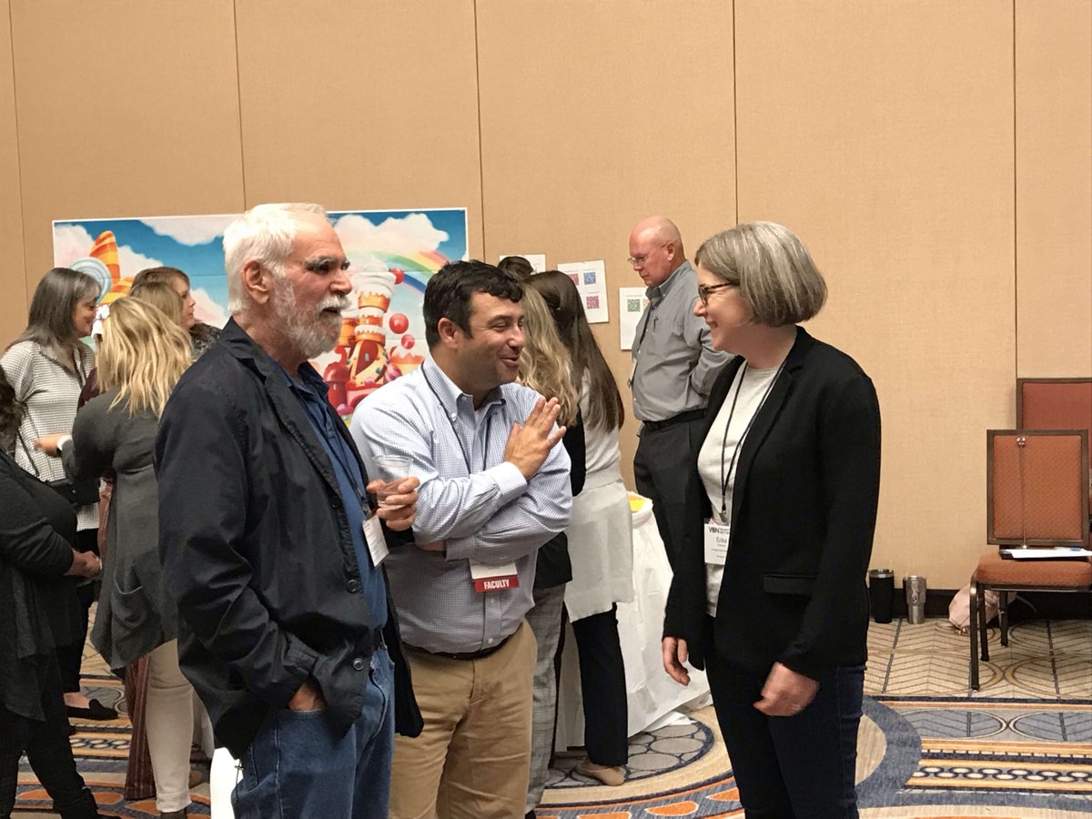 VTOxfordNetwork's tweet photo. VON’s own Drs. Edwards and Horbar visiting each of our NICQ collaborative homerooms this afternoon.  (https://t.co/1Mc1fH7OpK) #VONAQC2019 https://t.co/7BgZYbLZWN