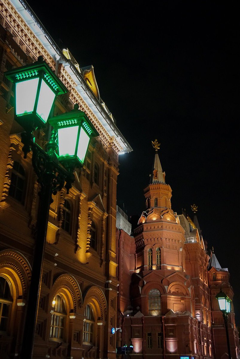 Хидео Кодзима опубликовал в своем аккаунте в Twitter фото Москвы, понравилось ли Гению Москва неизвестно