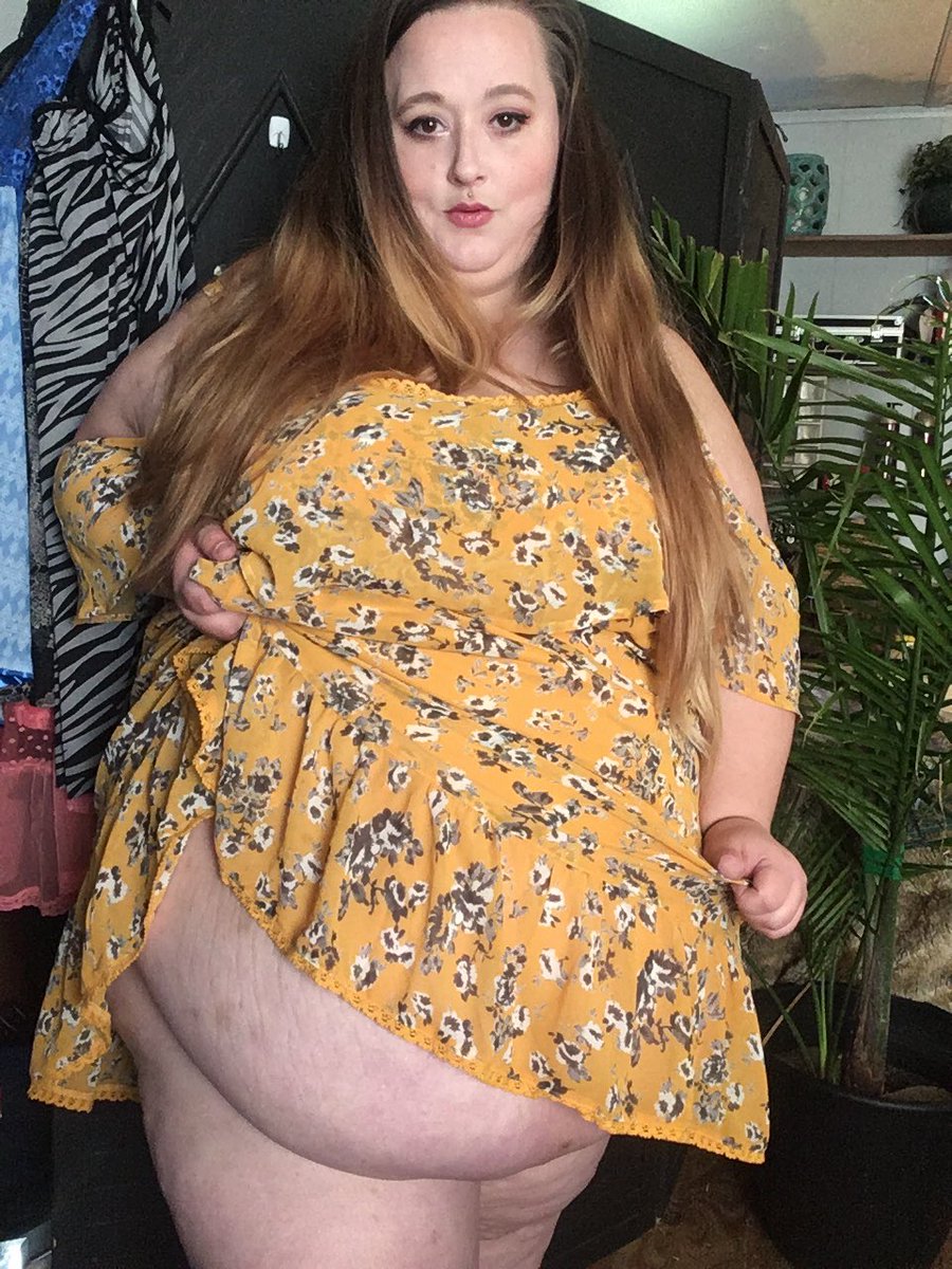 d3l3t3d123123's tweet image. The dress is coming off for plumperpass!!