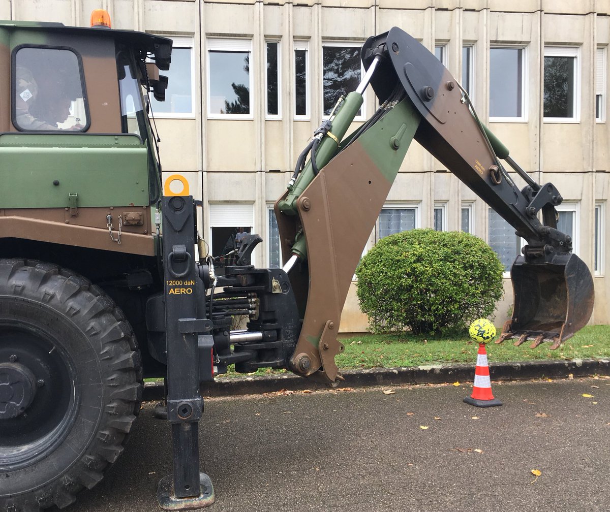 NicolasAbraham's tweet image. Echanges nourris entre les élèves du @LyceePAP et ceux qui exercent, au #19RG, les métiers auxquels ils sont formés. Avec l’accueil d’une Cie au lycée et la mise en place de la #CDSG les élèves font coup double : enrichir leur culture professionnelle et leur #ParcoursCitoyen !