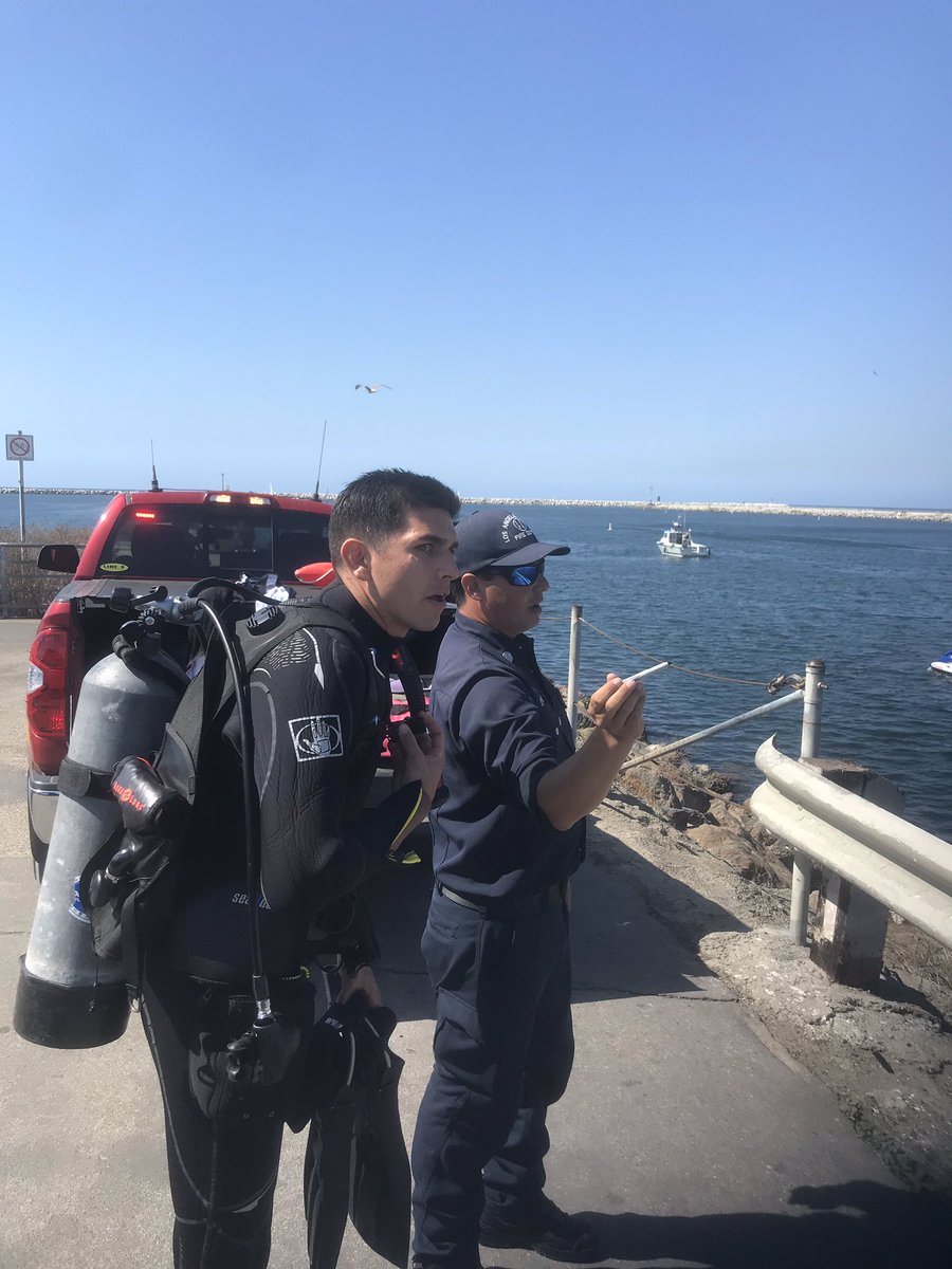 LACoLifeguards's tweet photo. #ChannelIC Lifeguard units are conducting an initial search of the area with support of @LACoFireAirOps and @LASDHQ. Dive 1 is on scene conducting an initial subsurface search. https://t.co/gLHD3FSUpg