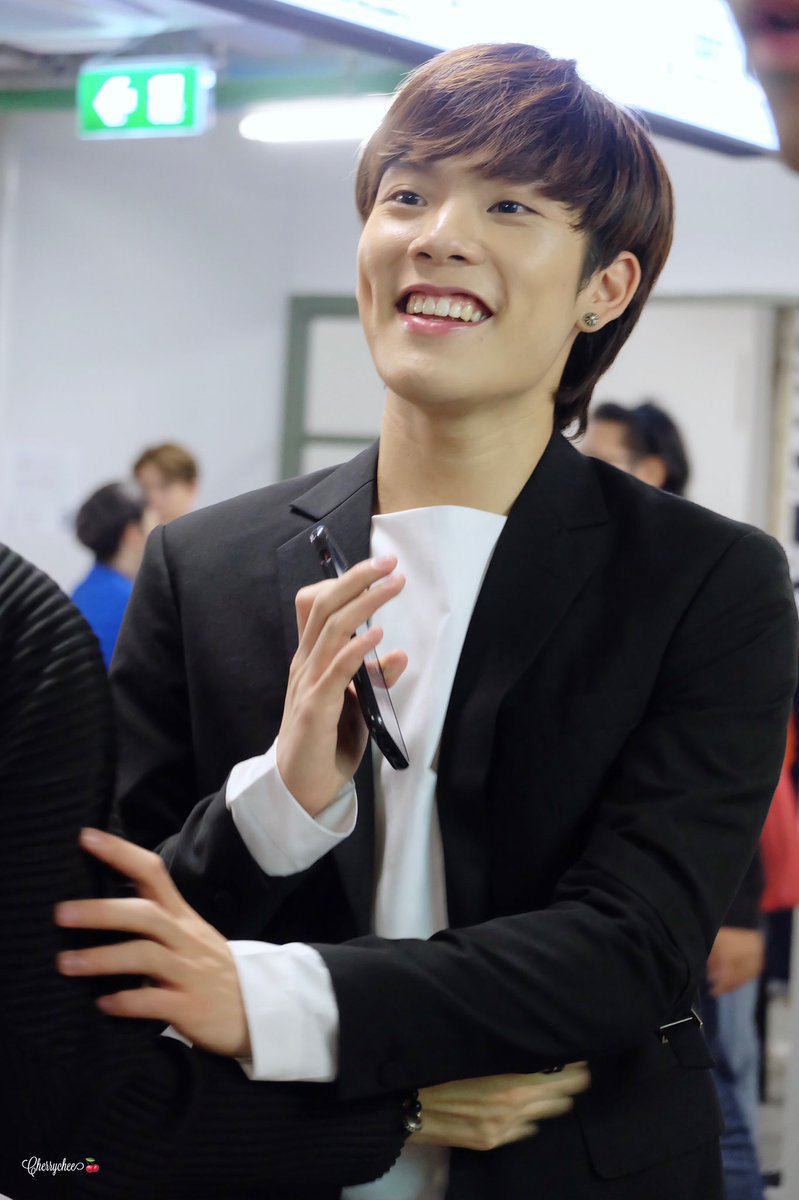 moongmingkitkat's tweet photo. My Chocolate Wafer 😍🥺
#copter #copgi #พี่เตอร์สินกำ #คาโมมายล์ของฉัน #QDAPPMITHFW19xCOPTER https://t.co/4fNFDZ55mh