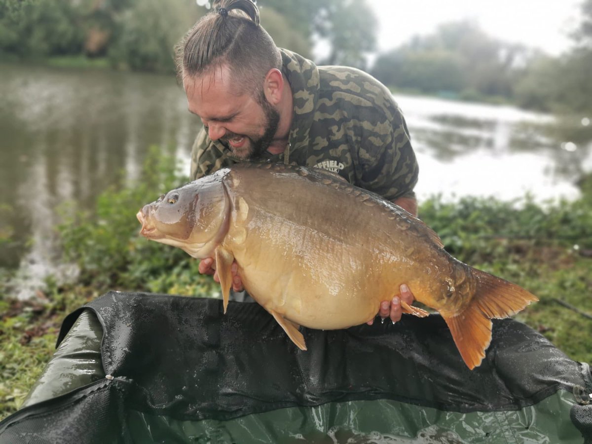 sheffcarptalk's tweet photo. Well France has offered up a few gems so far. #fishing #carping #carpfishing #newPB #bigones #monstercarp #carpcrew #bendthemrods https://t.co/SMf8FUtAK7