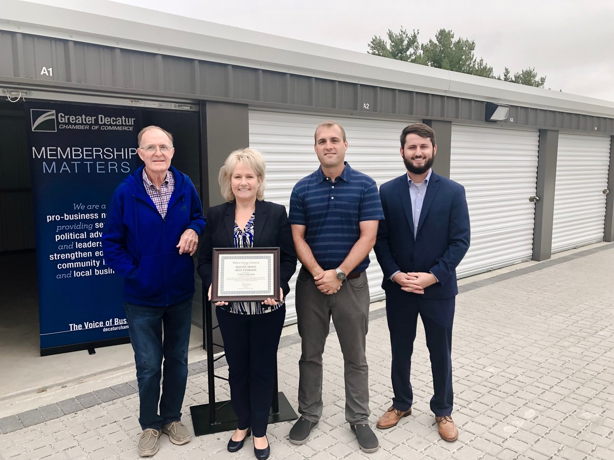ForsythIL's tweet image. This morning the Village of Forsyth participated in a ribbon cutting ceremony hosted by the @GreaterDecChmbr for the opening of a new business, Macon Space Self Storage! 
#ForsythIL #FocusOnForsyth #FindYourFutureInForsyth