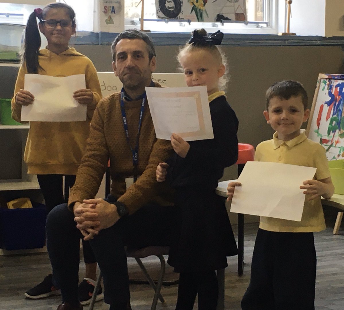 bodprimary's tweet photo. Seren Y Wythnos. Stars of the Week.
#toprolemodels #independent #responsible 🦊✨👏🥇 @YsgolHenFelin @SWPRhondda  @AsdaPandy @CTMHealthySch @TreorchyComp @YsgolHenFelin 🤓 https://t.co/CZJUe6NI9r