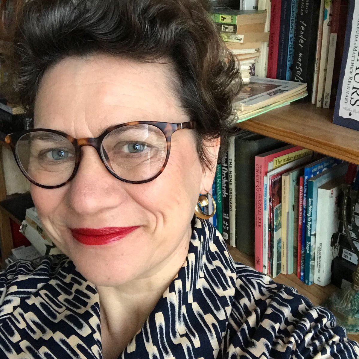 Helen__Heath's tweet image. Power dressing for day two of #nethui raawwrr! 🐯