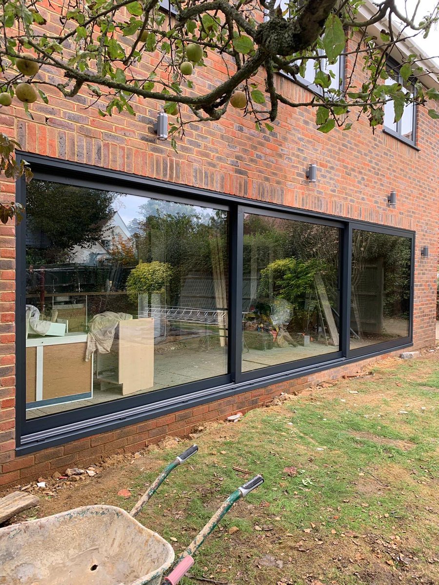 HarpendenWindow's tweet photo. Wow Factor!!!!! 😍 

Another stunning install completed today, 7.5m x 2.4m Reynears Cp130Ls patio doors installed and R7 flush casement windows and French doors finished in 7016 grey.

All manufactured and installed by us 👌 

@residence9 
@ReynaersLimited https://t.co/uIgenk7e7U