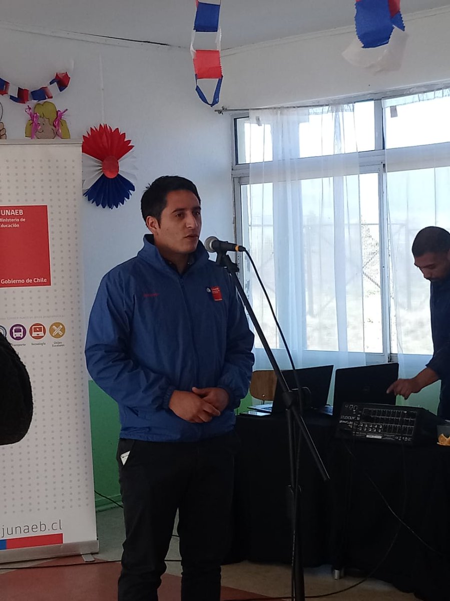 JUNAEB_AYSEN's tweet photo. HOY!!...Participamos del inicio de las II Olimpiadas del Programa de Residencia Familiar Estudiantil #PRFE, organizadas por @demcoyhaique @EquipoJUNAEB @ayudaJUNAEB @municoyhaique #JunaebEnTerreno https://t.co/OQPSAnDAg3